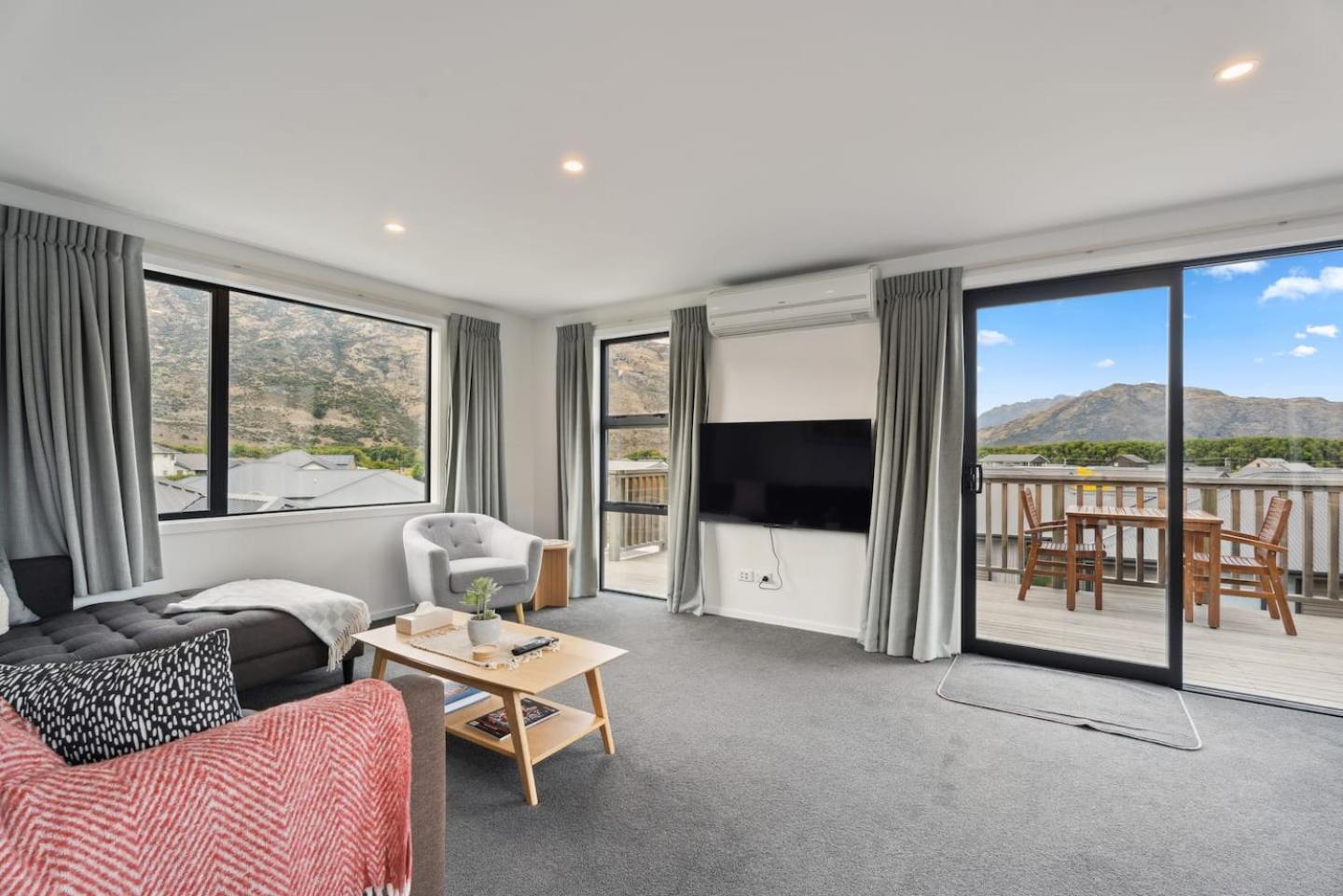 Modern Apartment With Coronet & Remarkables Views Queenstown Exterior photo