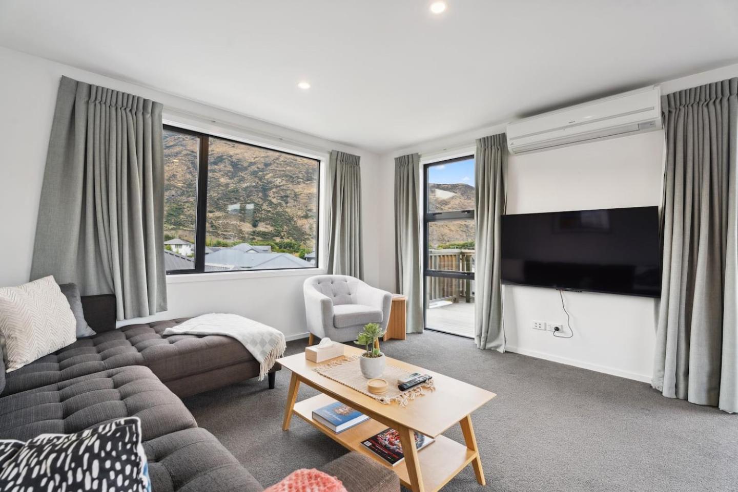 Modern Apartment With Coronet & Remarkables Views Queenstown Exterior photo